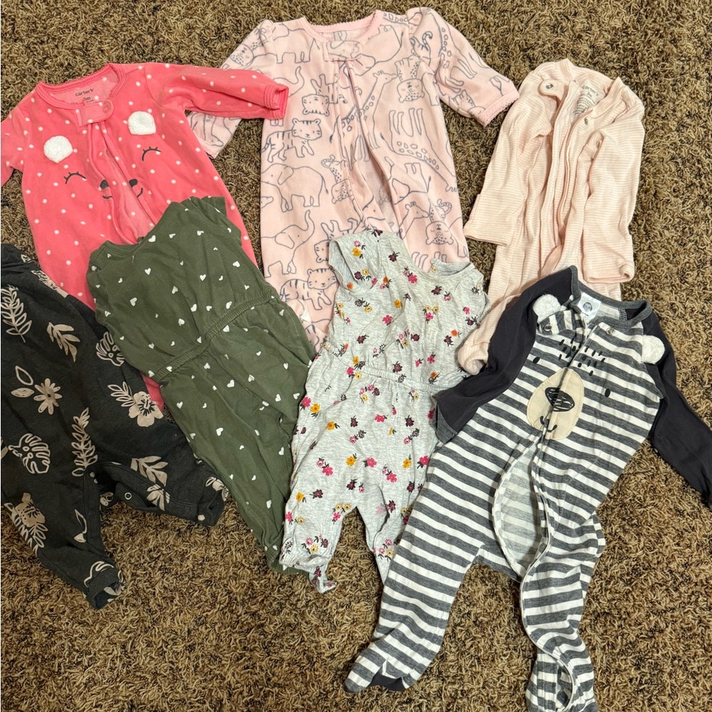 Bubdle of 0-3 month Baby clothes